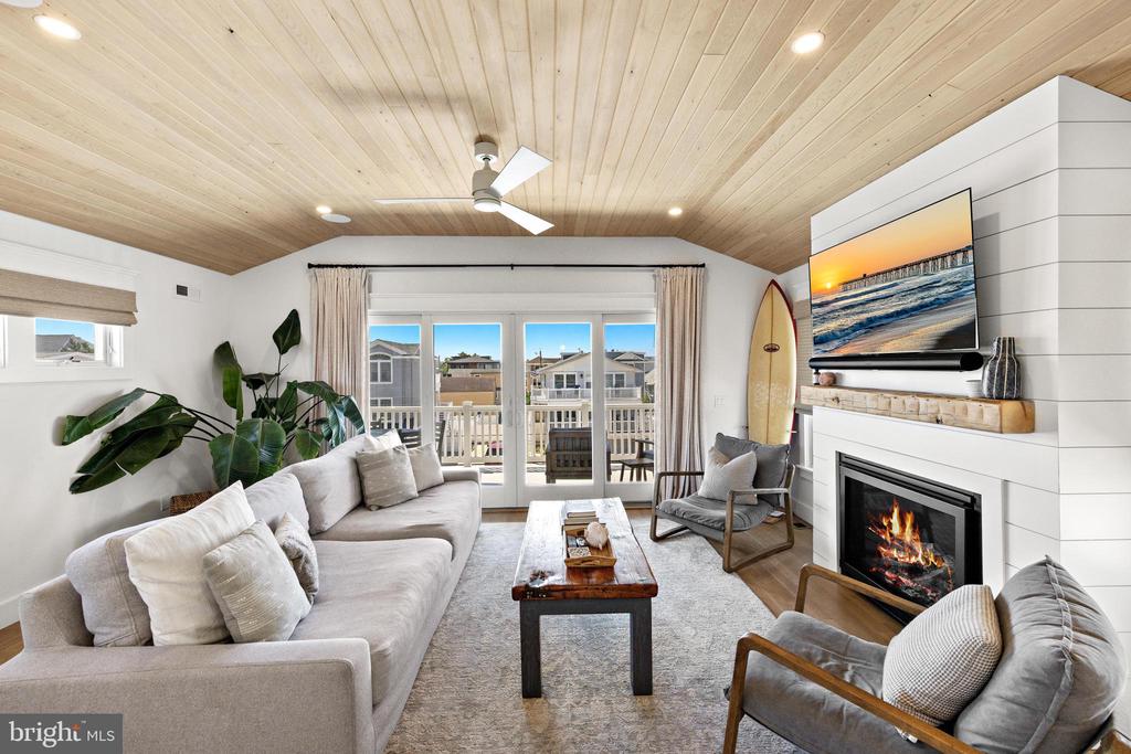 115 E 28TH STREET