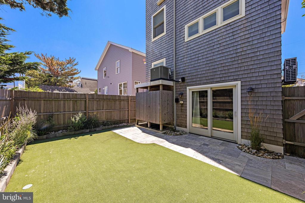 115 E 28TH STREET
