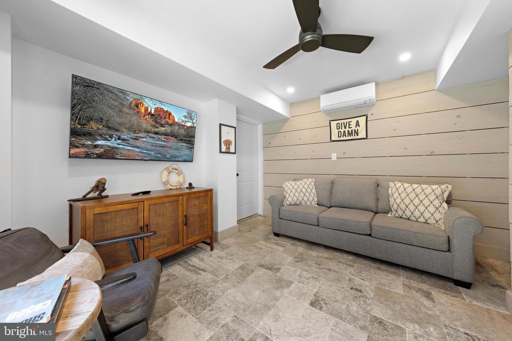 115 E 28TH STREET