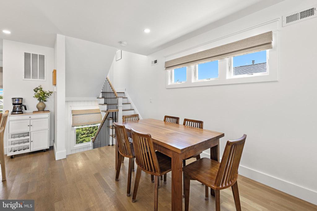115 E 28TH STREET