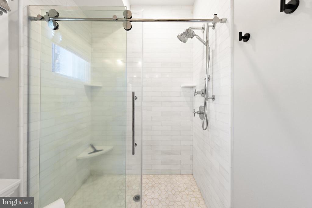 115 E 28TH STREET