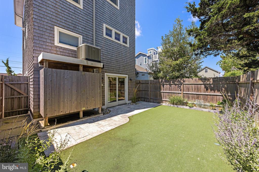 115 E 28TH STREET