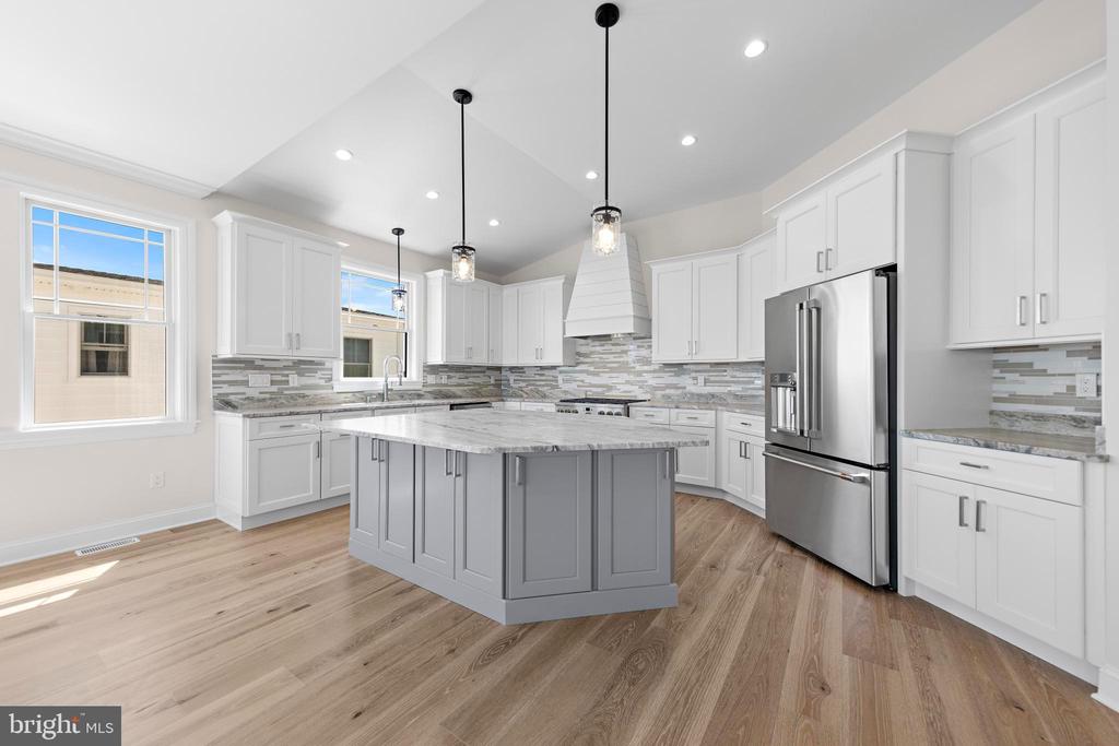 242 N 8TH STREET