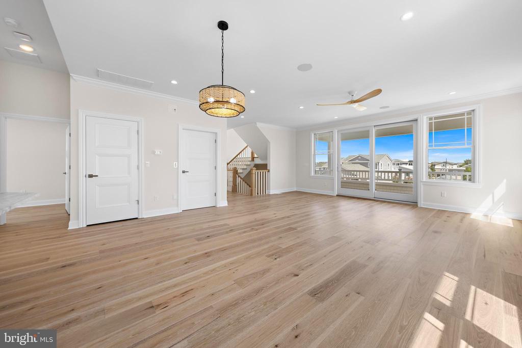 242 N 8TH STREET