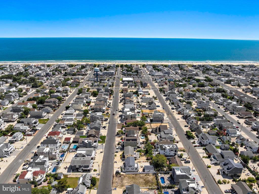 242 N 8TH STREET