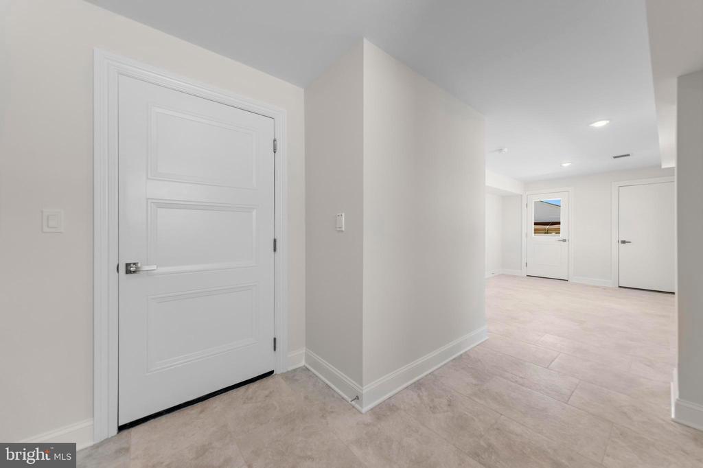 242 N 8TH STREET