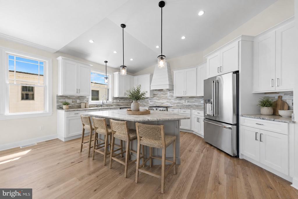 242 N 8TH STREET