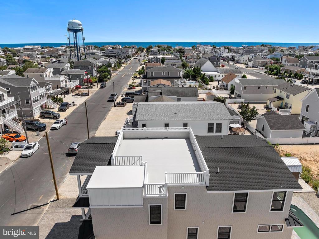 242 N 8TH STREET