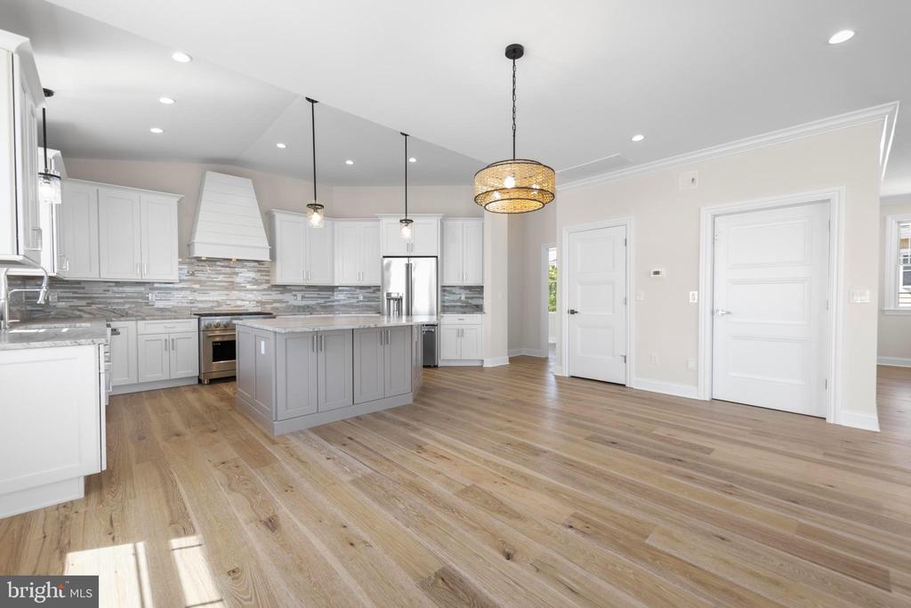 242 N 8TH STREET