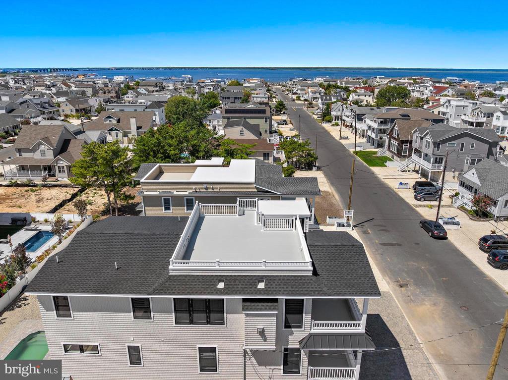 242 N 8TH STREET