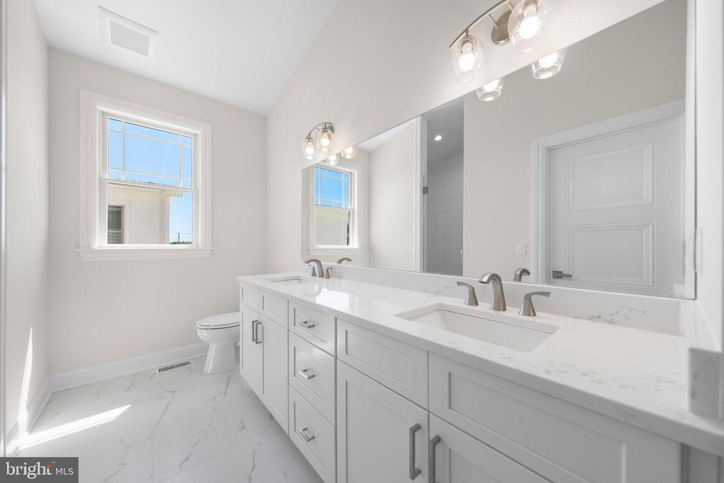 242 N 8TH STREET