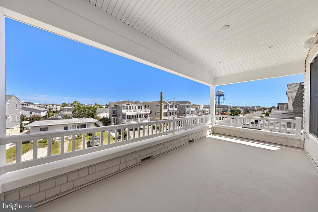 242 N 8TH STREET