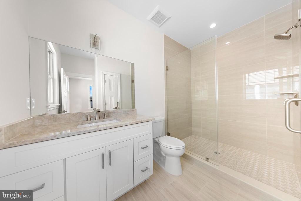 242 N 8TH STREET