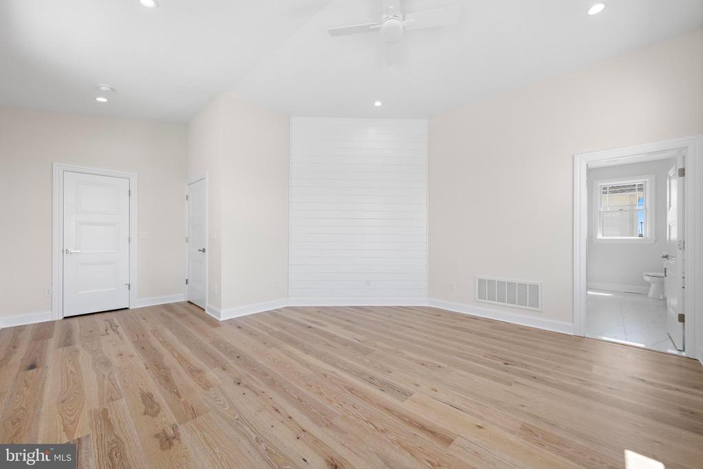 242 N 8TH STREET