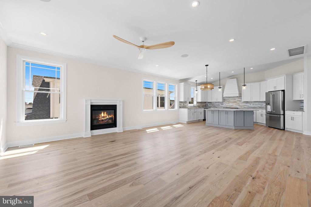 242 N 8TH STREET