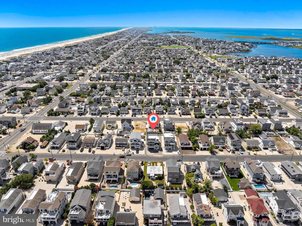 242 N 8TH STREET