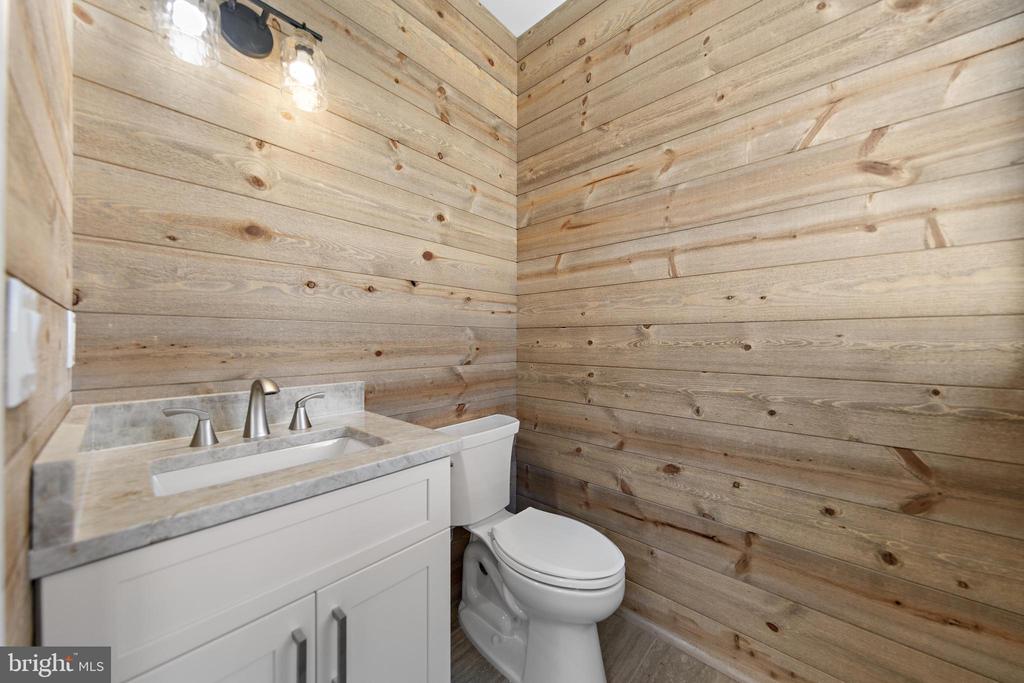 242 N 8TH STREET