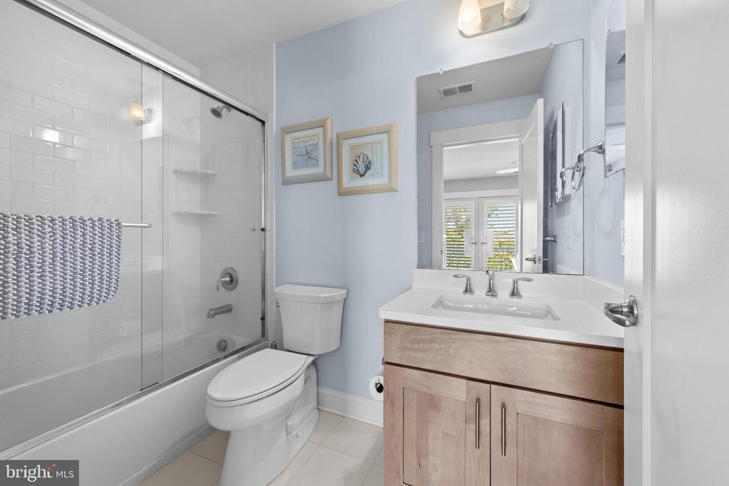 48 11TH STREET N Unit: 48