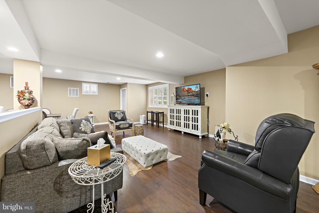 27 GIMBALL ROAD
