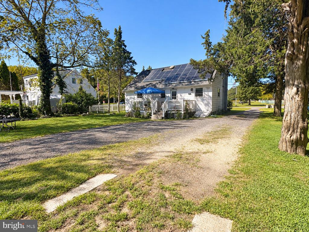 79 RAILROAD AVENUE