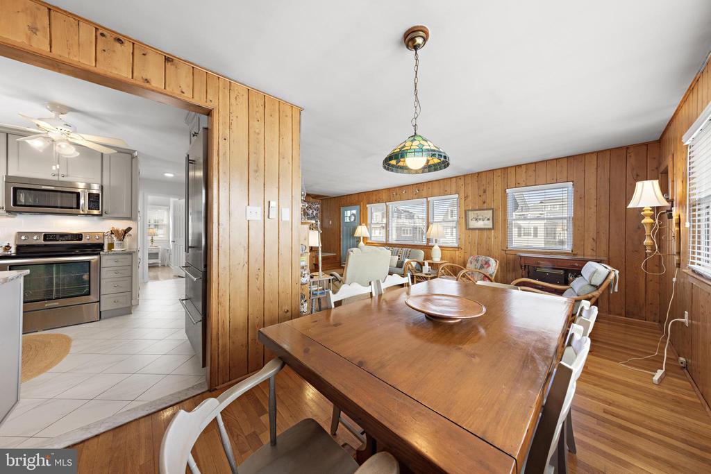 126 E OLD WHALING LANE