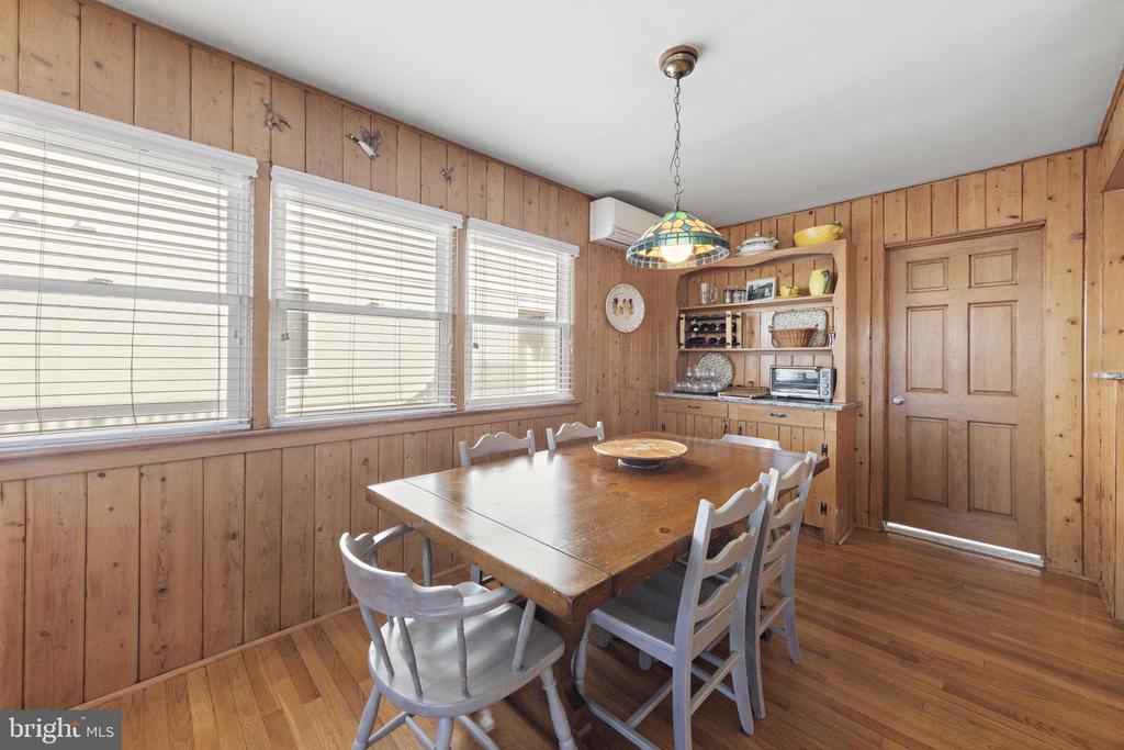126 E OLD WHALING LANE