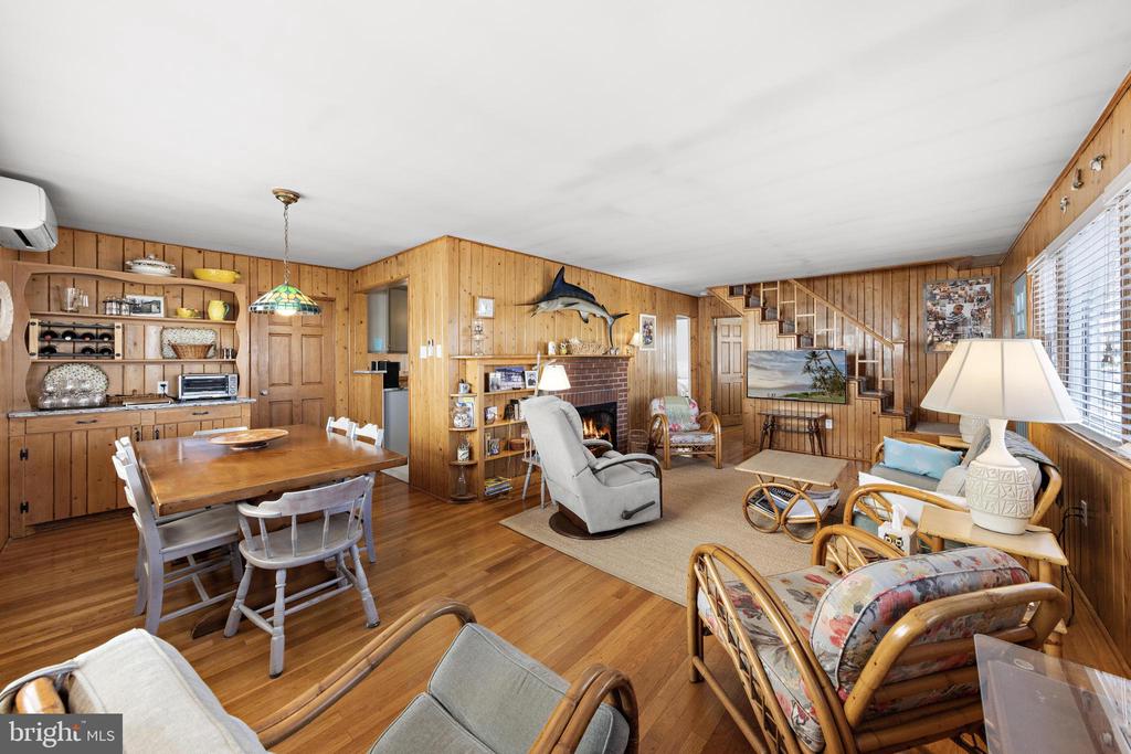 126 E OLD WHALING LANE
