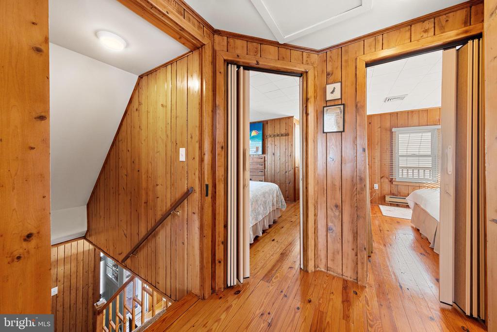 126 E OLD WHALING LANE