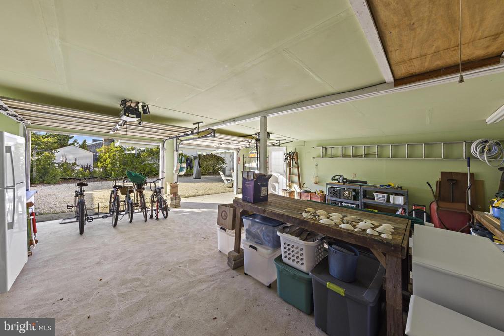 126 E OLD WHALING LANE
