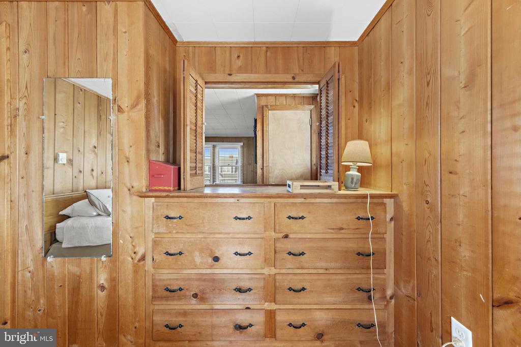 126 E OLD WHALING LANE