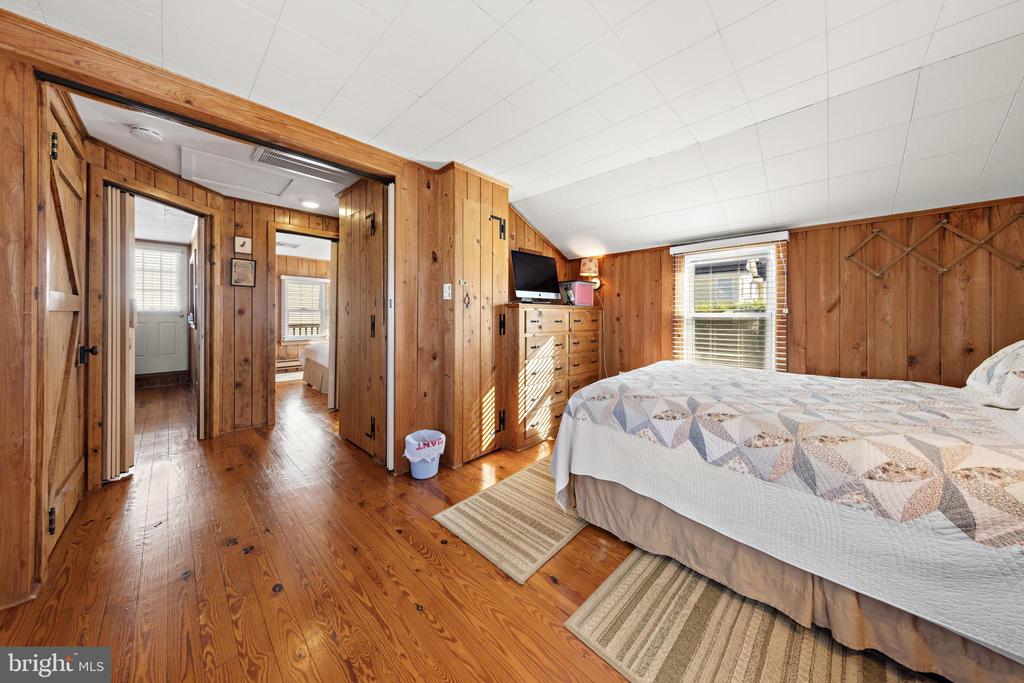 126 E OLD WHALING LANE