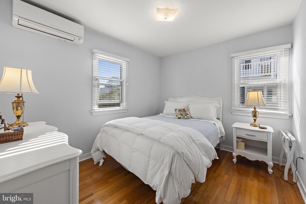 126 E OLD WHALING LANE