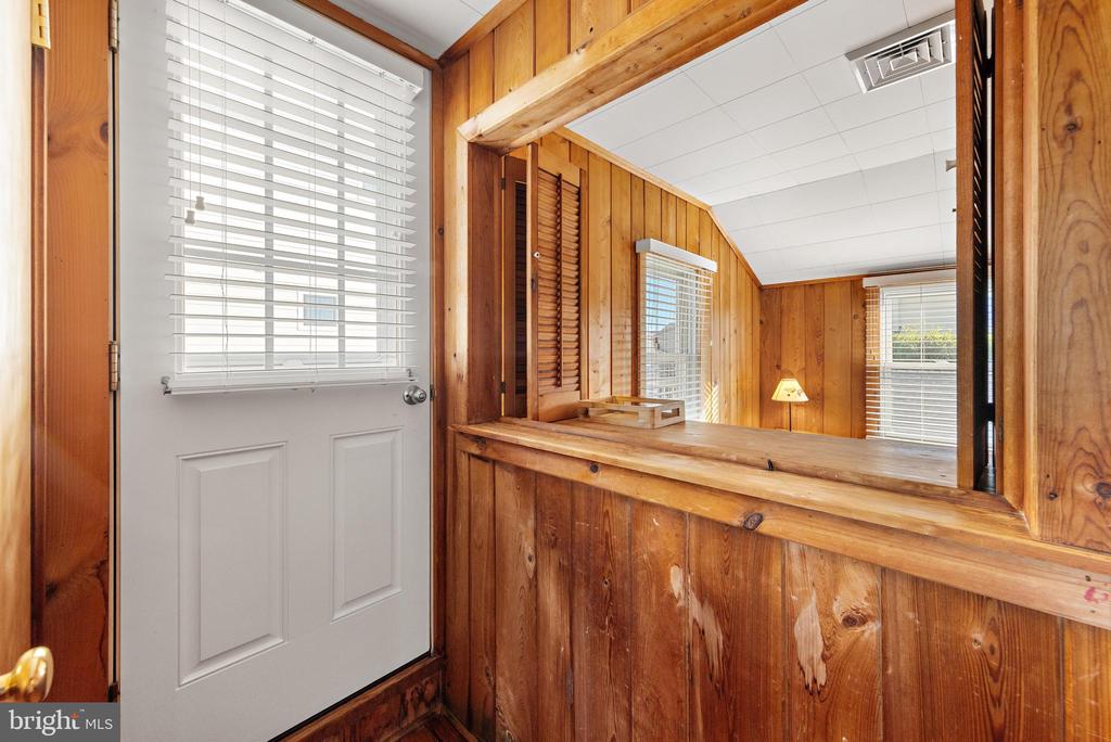 126 E OLD WHALING LANE