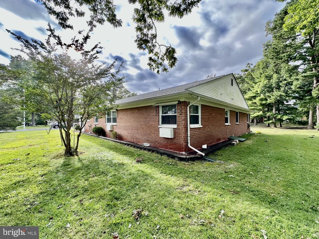 133 AZALEA DRIVE Unit: B