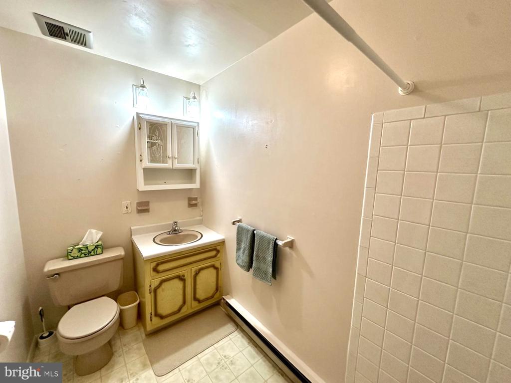 133 AZALEA DRIVE Unit: B