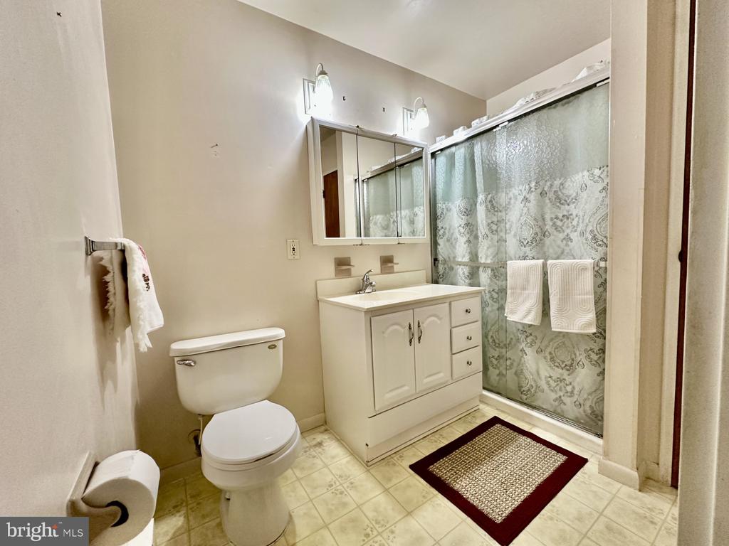 133 AZALEA DRIVE Unit: B