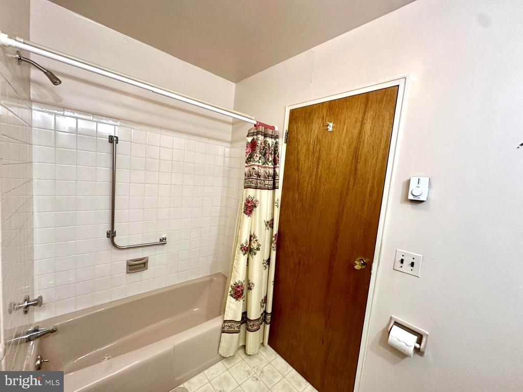 133 AZALEA DRIVE Unit: B