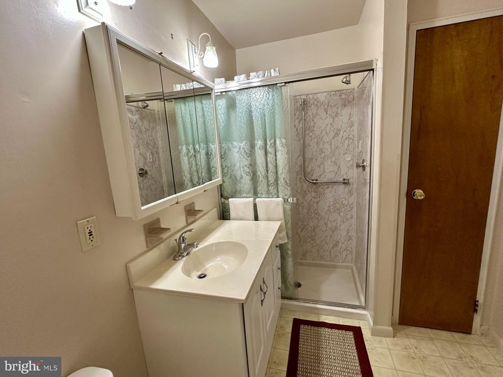 133 AZALEA DRIVE Unit: B