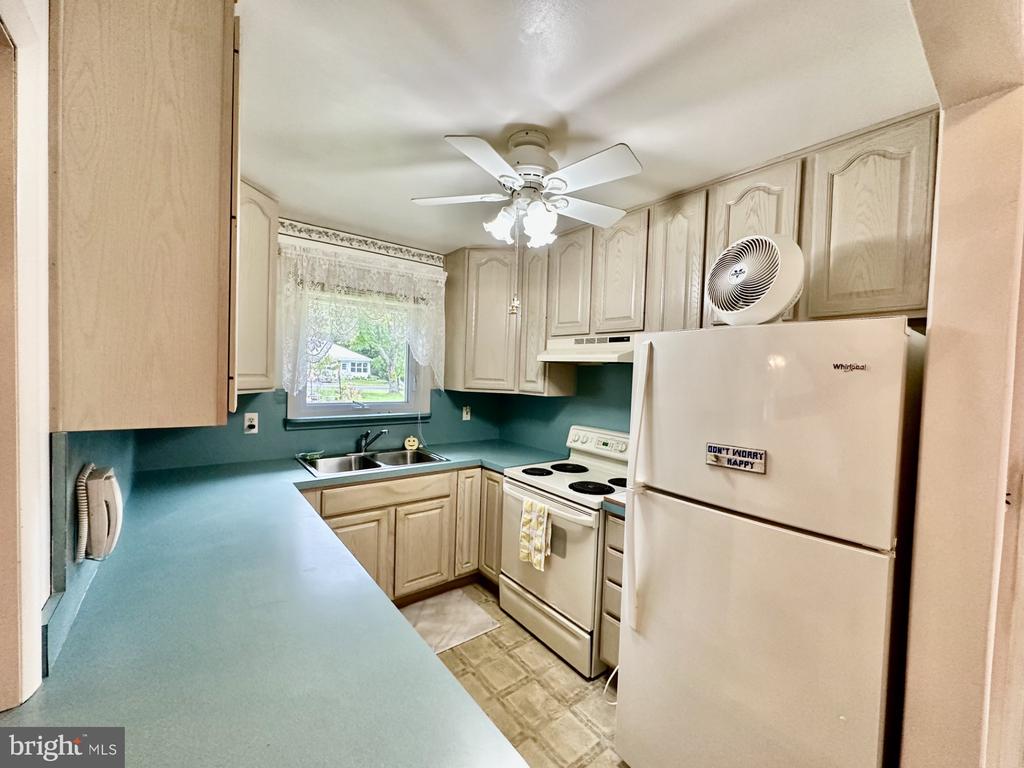 133 AZALEA DRIVE Unit: B