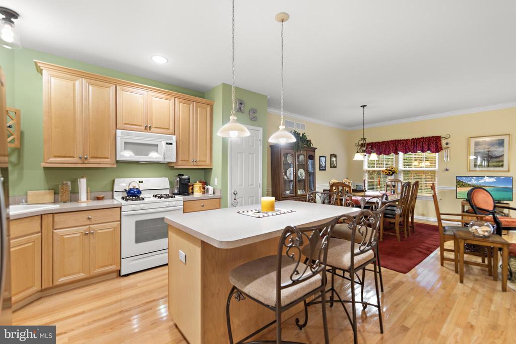 32 WINDWARD DRIVE