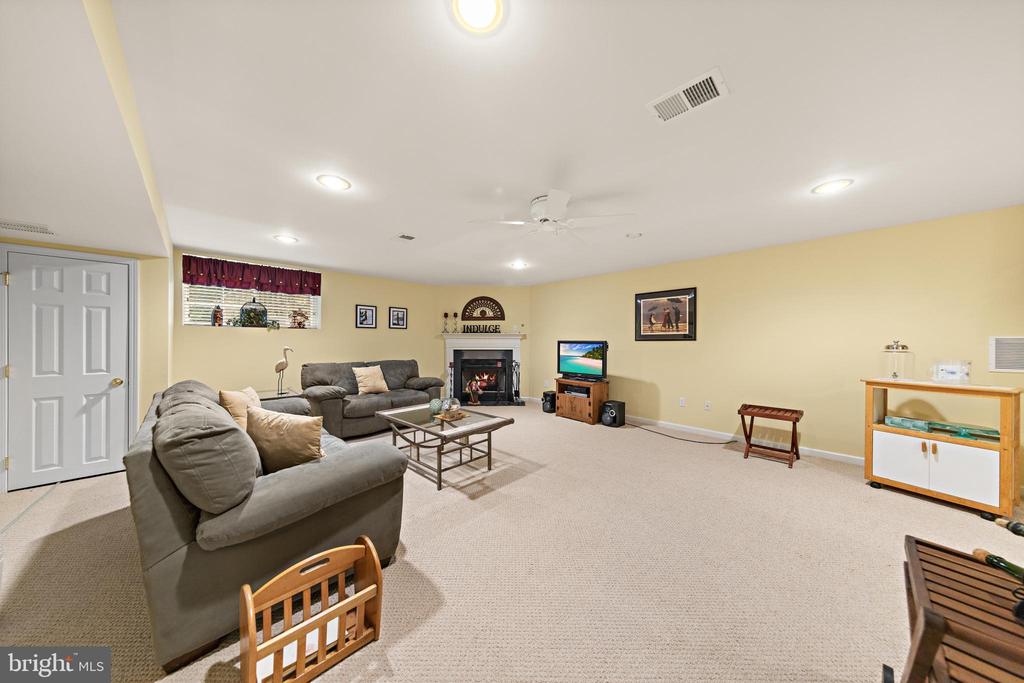 32 WINDWARD DRIVE