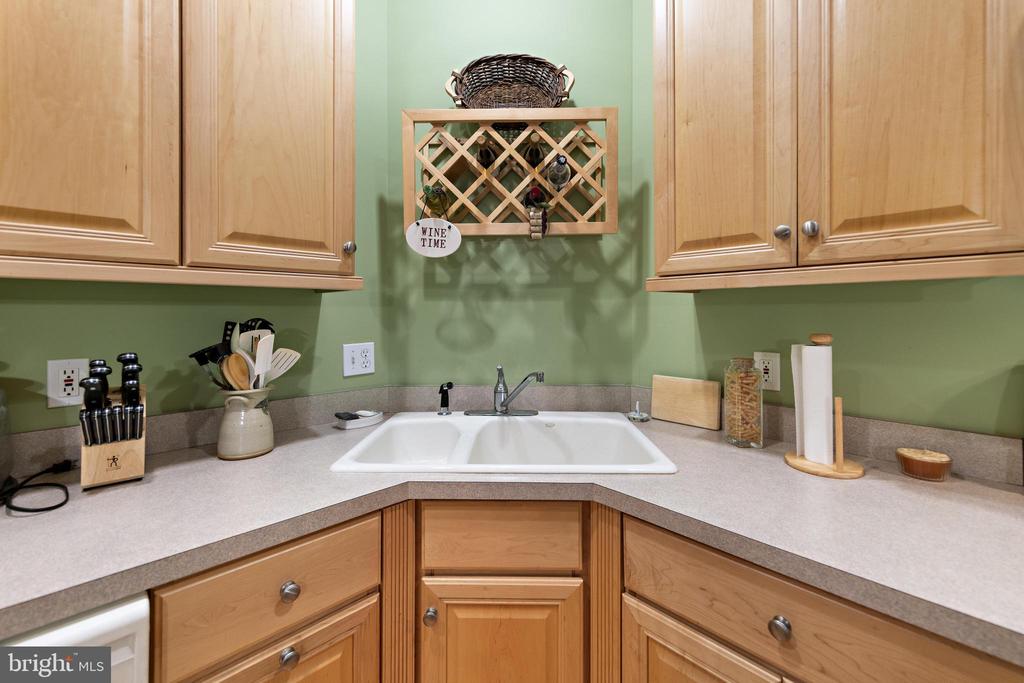 32 WINDWARD DRIVE