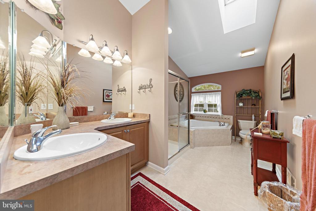 32 WINDWARD DRIVE