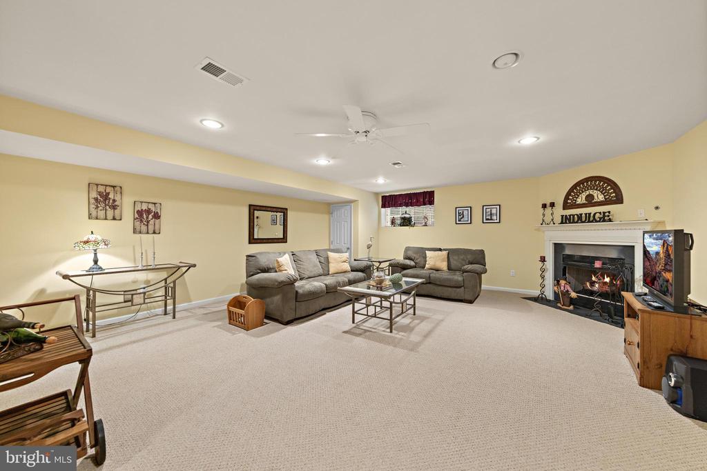 32 WINDWARD DRIVE