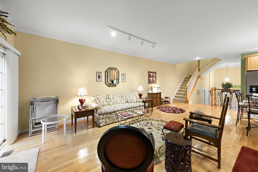 32 WINDWARD DRIVE