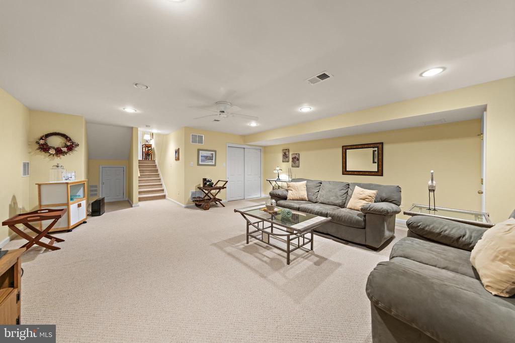 32 WINDWARD DRIVE