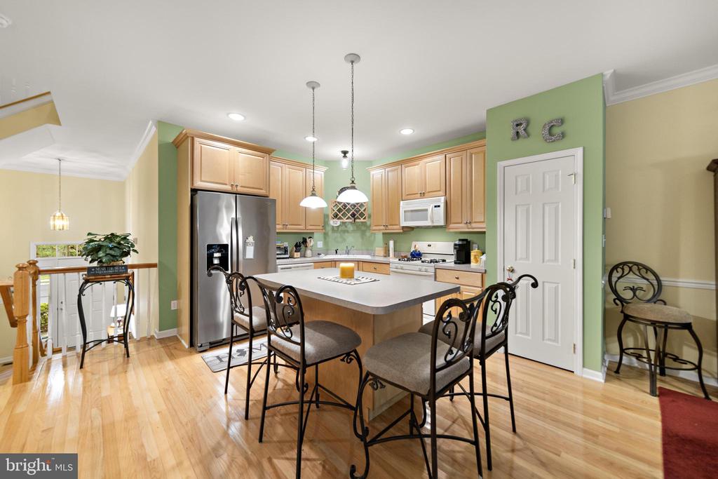 32 WINDWARD DRIVE