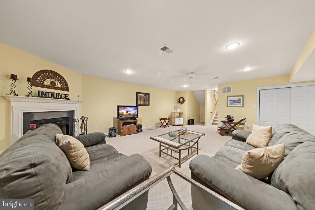 32 WINDWARD DRIVE