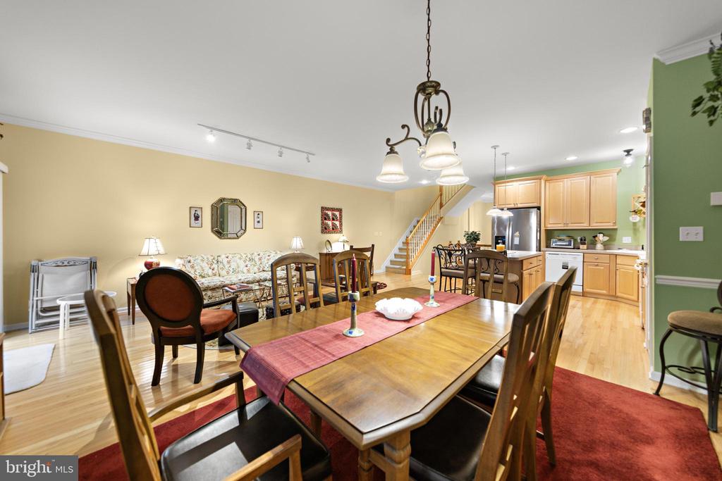 32 WINDWARD DRIVE