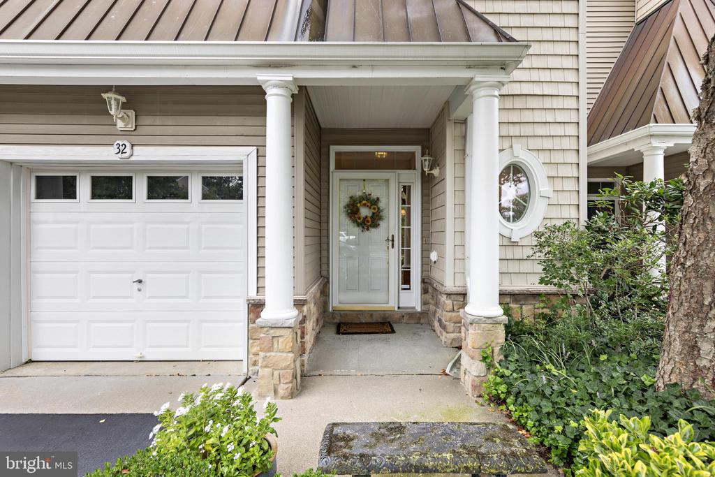 32 WINDWARD DRIVE